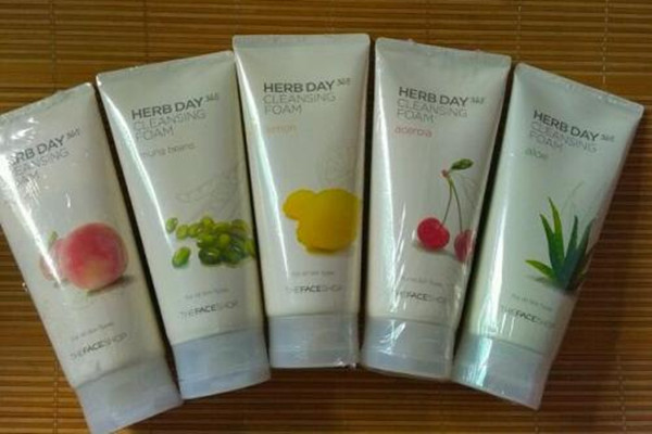 菲詩(shī)小鋪洗面奶多少錢(qián) 菲詩(shī)小鋪哪款適合干皮使用