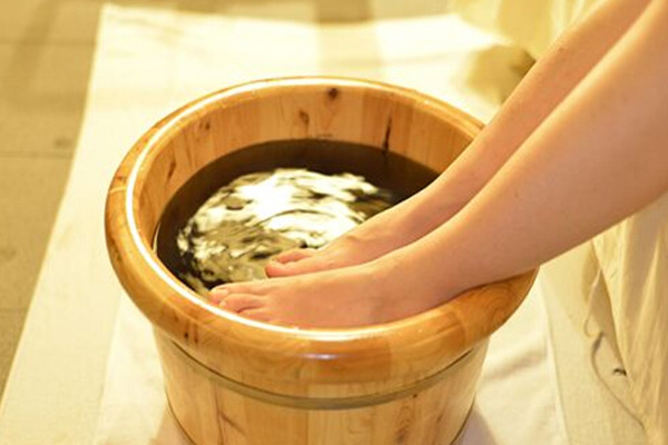 腿受寒的原因有哪些 腿受寒了怎么辦 腿受寒的原因有哪些 腿受寒了怎么辦