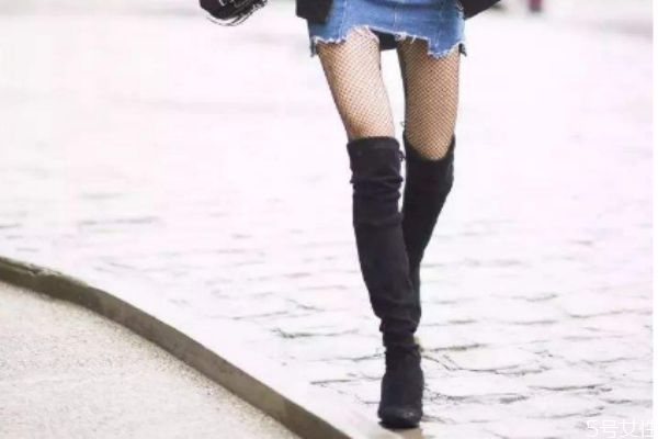 長(zhǎng)筒靴適合什么樣的人穿 長(zhǎng)筒靴如何搭配 長(zhǎng)筒靴適合什么樣的人穿 長(zhǎng)筒靴如何搭配