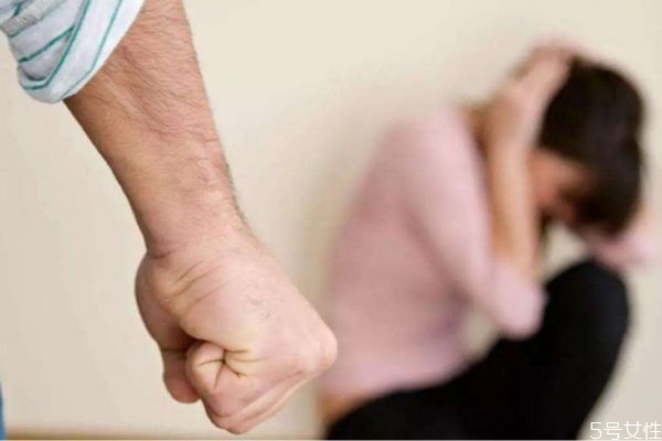 家暴能給第二次機(jī)會(huì)嗎 對付家暴男的狠招