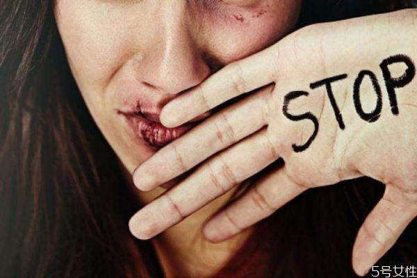 打了一個耳光算家暴嗎 打到什么程度算家暴 打了一個耳光算家暴嗎 打到什么程度算家暴