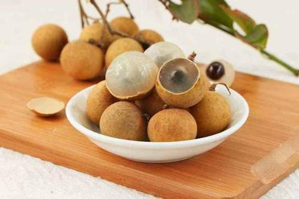 吃龍眼對(duì)睡眠有幫助嗎 龍眼變質(zhì)了是怎樣的 吃龍眼對(duì)睡眠有幫助嗎 龍眼變質(zhì)了是怎樣的