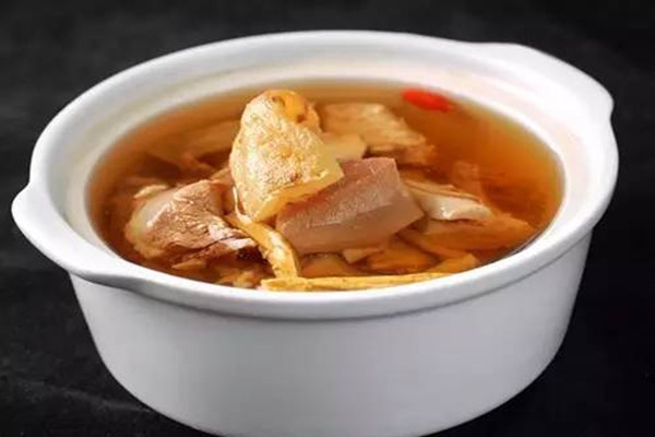 鴿子湯可以放姜嗎 長期喝鴿子湯有副作用嗎 鴿子湯可以放姜嗎 長期喝鴿子湯有副作用嗎