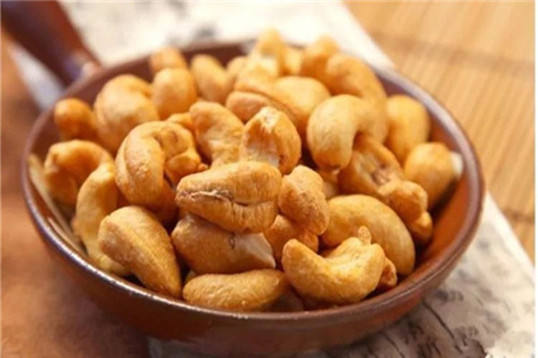 腰果生吃有毒嗎 腰果皮怎么去掉 腰果生吃有毒嗎 腰果皮怎么去掉