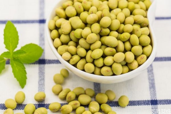 大豆有什么營(yíng)養(yǎng)價(jià)值呢 吃大豆有什么好處呢 大豆有什么營(yíng)養(yǎng)價(jià)值呢 吃大豆有什么好處呢