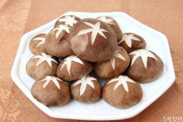 新鮮香菇為什么有酸味 新鮮香菇怎么洗 新鮮香菇為什么有酸味 新鮮香菇怎么洗