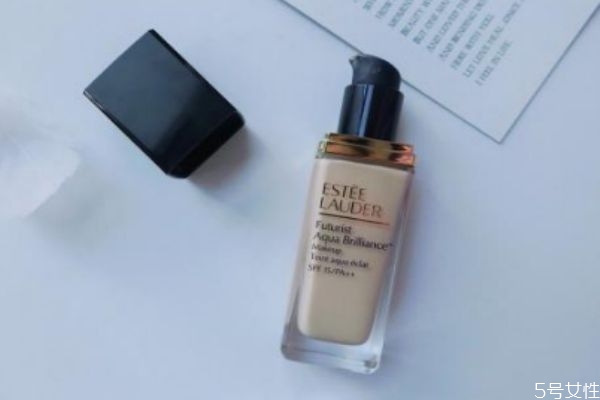 雅詩蘭黛沁水粉底液真假 雅詩蘭黛沁水粉底液好用嗎 雅詩蘭黛沁水粉底液真假 雅詩蘭黛沁水粉底液好用嗎