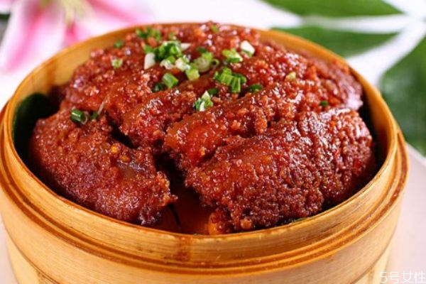 粉蒸肉有什么營(yíng)養(yǎng)價(jià)值呢 粉蒸肉搭配什么更健康呢 粉蒸肉有什么營(yíng)養(yǎng)價(jià)值呢 粉蒸肉搭配什么更健康呢