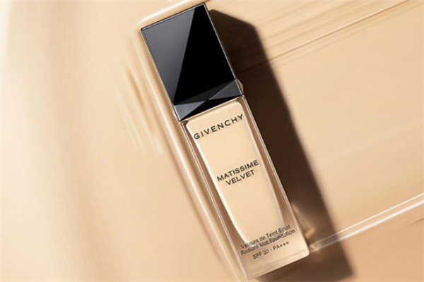 紀(jì)梵希絨霧啞光粉底液多少錢 紀(jì)梵希絨霧啞光粉底液怎么樣 紀(jì)梵希絨霧啞光粉底液多少錢 紀(jì)梵希絨霧啞光粉底液怎么樣