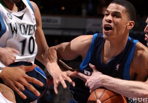 籃球最基本規(guī)則是什么 籃球三分線的起源 籃球最基本規(guī)則是什么 籃球三分線的起源