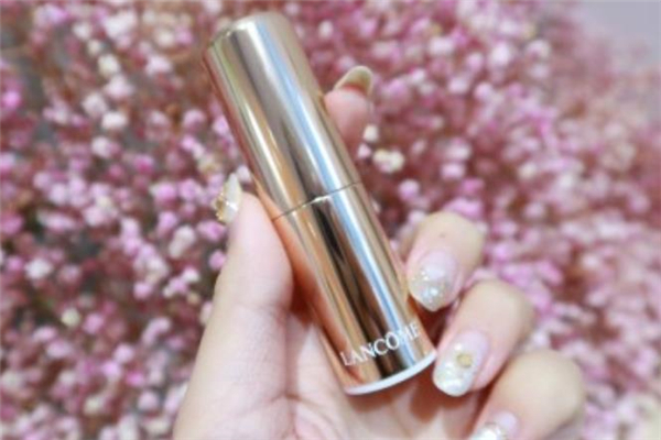 蘭蔻168口紅試色 蘭蔻168和196那個好看 蘭蔻168口紅試色 蘭蔻168和196那個好看