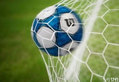 足球是怎么產(chǎn)生的 足球場上的紅黃牌是怎么來的 足球是怎么產(chǎn)生的 足球場上的紅黃牌是怎么來的