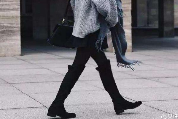 小個(gè)子女生適合穿長(zhǎng)筒靴嗎 矮個(gè)子適合穿過膝靴嗎 小個(gè)子女生適合穿長(zhǎng)筒靴嗎 矮個(gè)子適合穿過膝靴嗎