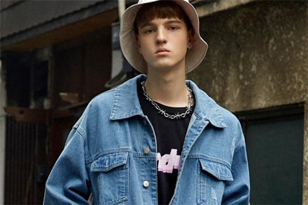 男生早春如何穿搭 男生早春個(gè)性穿搭圖片 男生早春如何穿搭 男生早春個(gè)性穿搭圖片