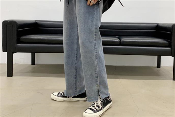 男生早春如何穿搭 男生早春個(gè)性穿搭圖片 男生早春如何穿搭 男生早春個(gè)性穿搭圖片