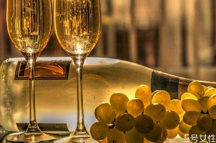 家里存放多少酒精為宜 酒精有什么注意事項(xiàng) 家里存放多少酒精為宜 酒精有什么注意事項(xiàng)