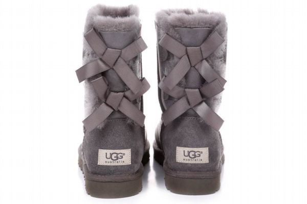 雪地靴怎么選尺碼 購買雪地靴的注意事項 雪地靴怎么選尺碼 購買雪地靴的注意事項