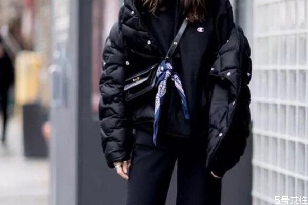 羽絨服怎么穿不土氣 羽絨服顏色選擇 羽絨服怎么穿不土氣 羽絨服顏色選擇