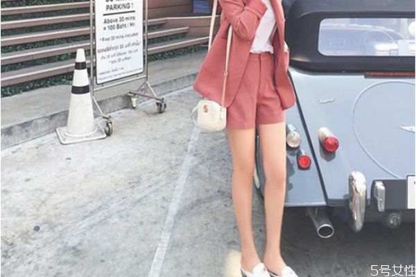 小西裝不成套怎么搭配 小西裝可以搭配什么褲子 小西裝不成套怎么搭配 小西裝可以搭配什么褲子