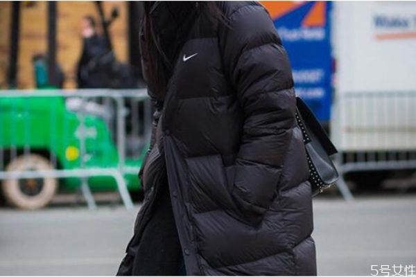 羽絨服怎么穿不土氣 羽絨服顏色選擇 羽絨服怎么穿不土氣 羽絨服顏色選擇