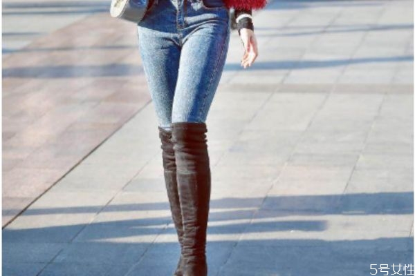 過(guò)膝長(zhǎng)靴掉筒怎么辦 過(guò)膝靴搭配什么上衣好看 過(guò)膝長(zhǎng)靴掉筒怎么辦 過(guò)膝靴搭配什么上衣好看