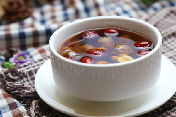 桂圓紅棗湯喝了會(huì)上火嗎 桂圓紅棗湯能經(jīng)常喝嗎 桂圓紅棗湯喝了會(huì)上火嗎 桂圓紅棗湯能經(jīng)常喝嗎