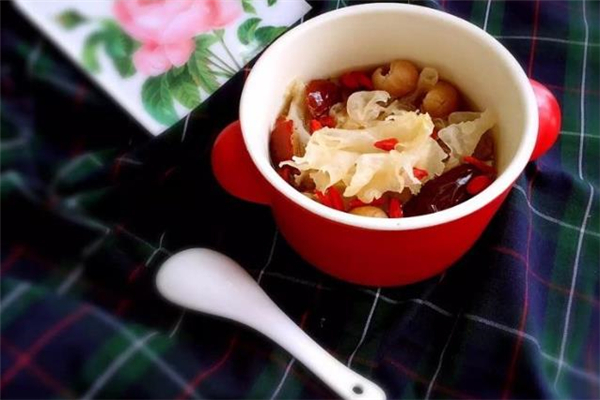 桂圓紅棗湯喝了會(huì)上火嗎 桂圓紅棗湯能經(jīng)常喝嗎 桂圓紅棗湯喝了會(huì)上火嗎 桂圓紅棗湯能經(jīng)常喝嗎