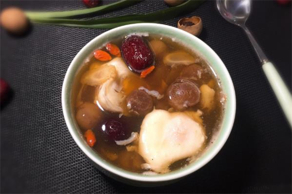 桂圓紅棗湯喝了會(huì)上火嗎 桂圓紅棗湯能經(jīng)常喝嗎 桂圓紅棗湯喝了會(huì)上火嗎 桂圓紅棗湯能經(jīng)常喝嗎