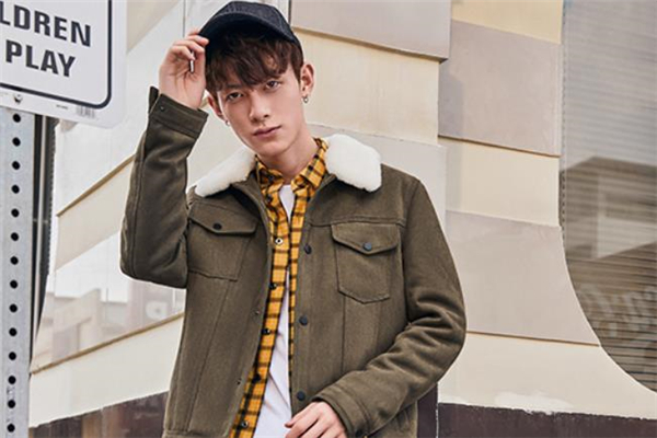 男生羊羔毛外套怎么搭配 男生羊羔毛外套搭配圖片 男生羊羔毛外套怎么搭配 男生羊羔毛外套搭配圖片