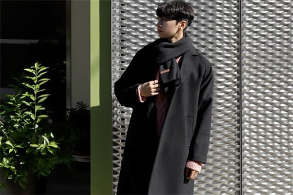 男生穿什么樣的長大衣好看 男生長款大衣搭配圖片 男生穿什么樣的長大衣好看 男生長款大衣搭配圖片