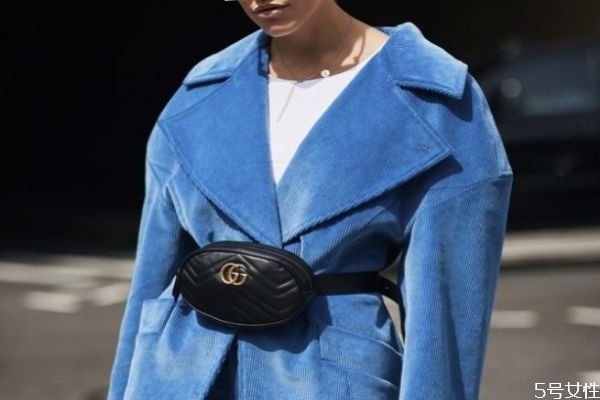 冬天適合背腰包嗎 腰包如何搭配 冬天適合背腰包嗎 腰包如何搭配