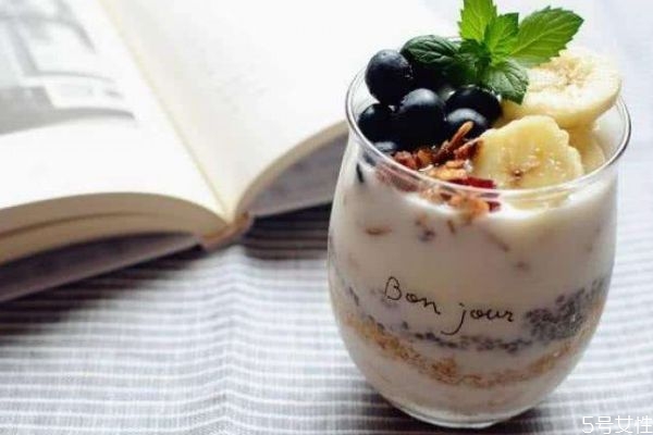 喝酸奶有什么好處 酸奶什么時(shí)候喝最好 喝酸奶有什么好處 酸奶什么時(shí)候喝最好