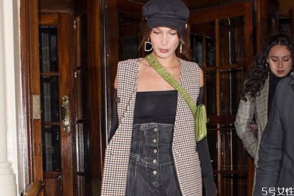 冬天適合背腰包嗎 腰包如何搭配 冬天適合背腰包嗎 腰包如何搭配