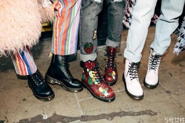 馬丁靴如何選購(gòu) 馬丁靴的挑選技巧 馬丁靴如何選購(gòu) 馬丁靴的挑選技巧