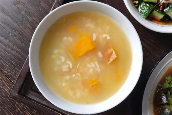 南瓜粥可以放枸杞嗎 南瓜粥可以放綠豆嗎 南瓜粥可以放枸杞嗎 南瓜粥可以放綠豆嗎