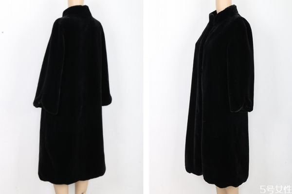 兔毛皮草是拼皮的還是整皮的好 仿兔毛和真兔毛差別 兔毛皮草是拼皮的還是整皮的好 仿兔毛和真兔毛差別