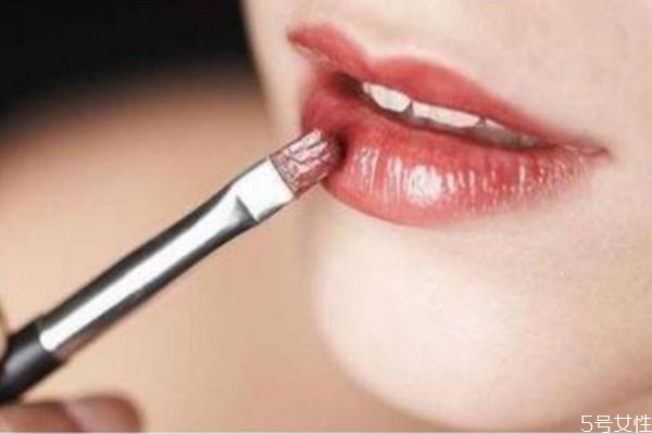 不會(huì)涂口紅怎么辦 新手怎么涂口紅 不會(huì)涂口紅怎么辦 新手怎么涂口紅