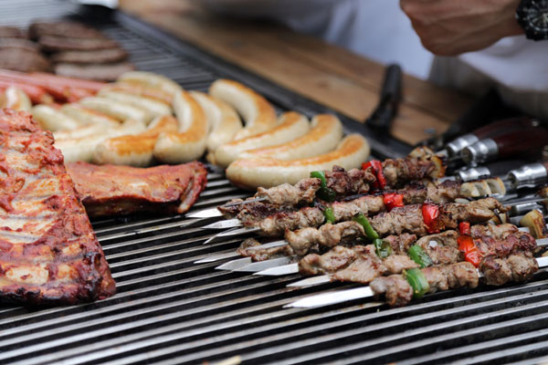 吃燒烤怎么防止長(zhǎng)胖 隔夜的燒烤還能吃嗎 吃燒烤怎么防止長(zhǎng)胖 隔夜的燒烤還能吃嗎