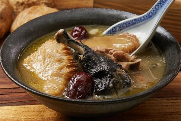 烏雞湯很腥怎么辦 烏雞湯怎么做不腥 烏雞湯很腥怎么辦 烏雞湯怎么做不腥