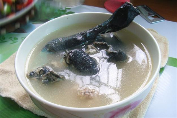 烏雞湯什么人不適合喝 烏雞湯能放松茸嗎 烏雞湯什么人不適合喝 烏雞湯能放松茸嗎