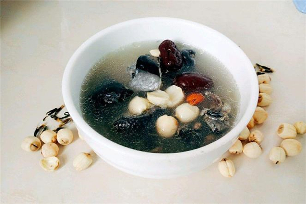 烏雞湯喝多了會上火嗎 烏雞湯喝多了會怎么樣 烏雞湯喝多了會上火嗎 烏雞湯喝多了會怎么樣