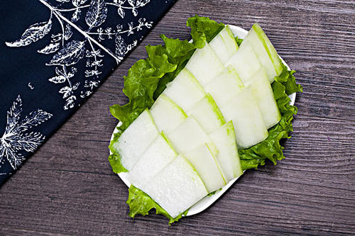 冬瓜可以降火嗎 冬瓜可以和豆腐同吃嗎 冬瓜可以降火嗎 冬瓜可以和豆腐同吃嗎