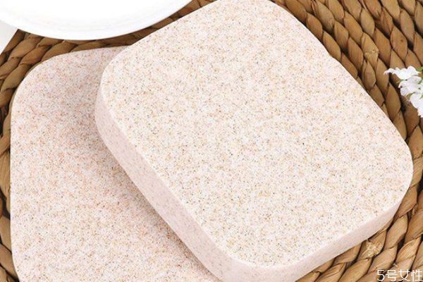 洗臉撲可以當卸妝棉用嗎 洗臉撲能卸妝嗎 洗臉撲可以當卸妝棉用嗎 洗臉撲能卸妝嗎