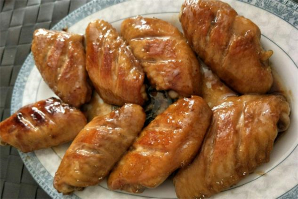 做可樂雞翅要加水嗎 可樂雞翅怎么腌入味 做可樂雞翅要加水嗎 可樂雞翅怎么腌入味