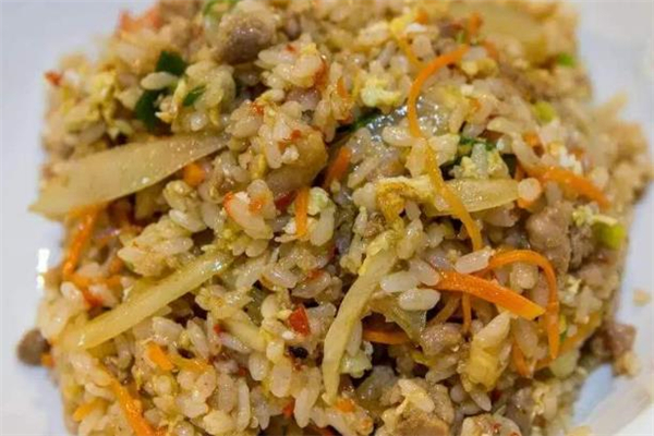 蝦醬炒飯的做法 蝦醬炒飯?jiān)趺醋霾徽冲? alt=