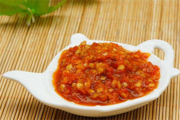 蒜蓉辣椒醬的做法 蒜蓉辣椒醬用哪種辣椒好 蒜蓉辣椒醬的做法 蒜蓉辣椒醬用哪種辣椒好