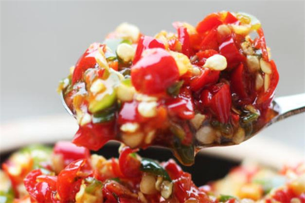 蒜蓉辣椒醬的做法 蒜蓉辣椒醬用哪種辣椒好 蒜蓉辣椒醬的做法 蒜蓉辣椒醬用哪種辣椒好