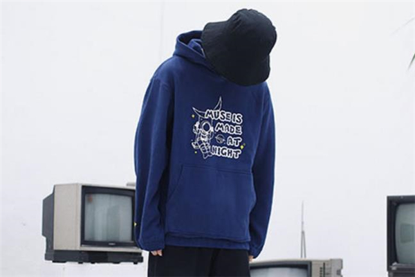 2020年流行什么顏色加絨衛(wèi)衣 加絨衛(wèi)衣什么顏色好看 2020年流行什么顏色加絨衛(wèi)衣 加絨衛(wèi)衣什么顏色好看