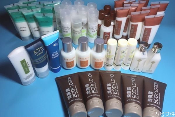 潤膚露有激素嗎 潤膚露可以當護發(fā)素嗎 潤膚露有激素嗎 潤膚露可以當護發(fā)素嗎