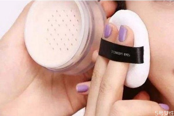 怎么定妝 沒(méi)有散粉應(yīng)急定妝 怎么定妝 沒(méi)有散粉應(yīng)急定妝